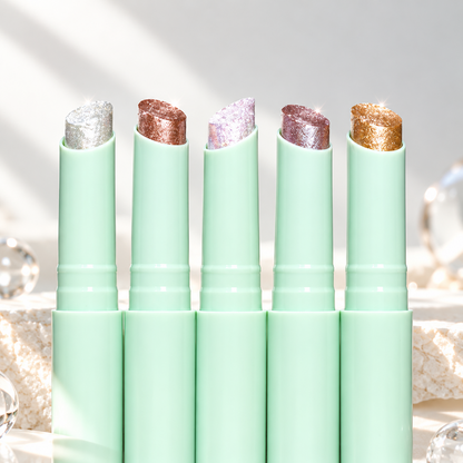 ONE SWIPE. INSTANT EYE GLOW.