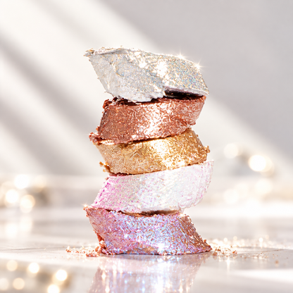 ONE SWIPE. INSTANT EYE GLOW.